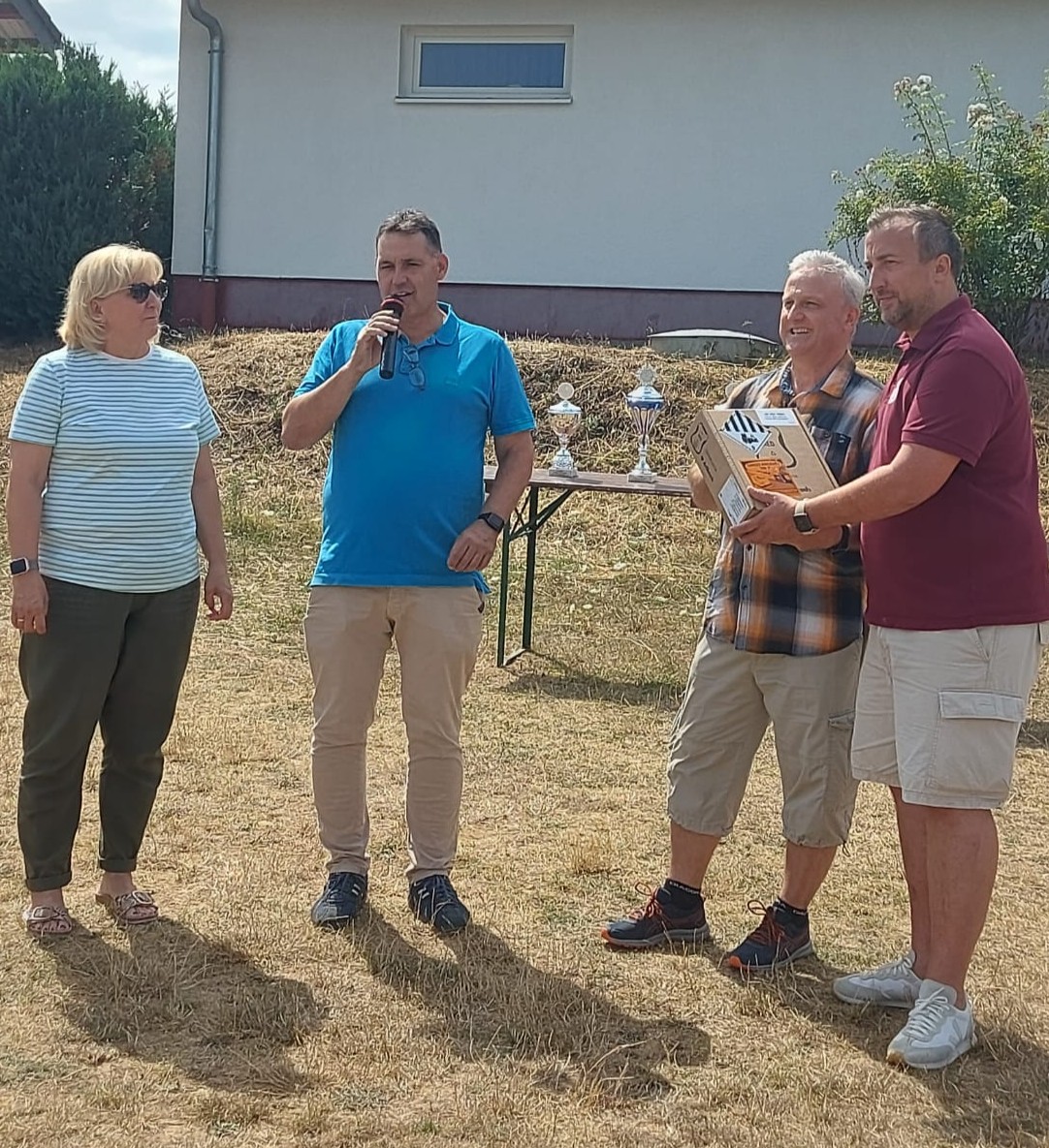 Übergabe Defibrillator SG Marköbel 2023